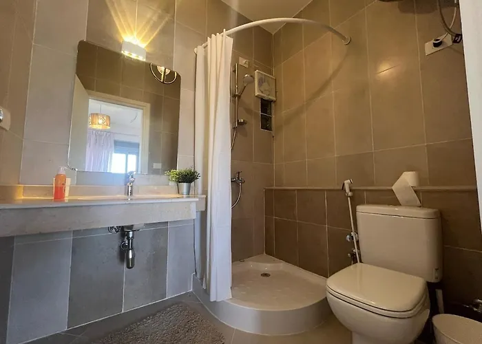 1bdr On Direct Swimming Pool Einbay Apartment