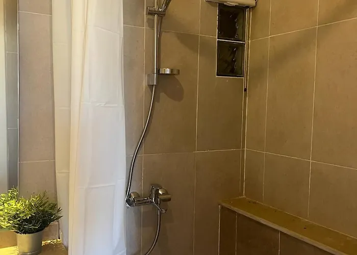 1bdr On Direct Swimming Pool Einbay Apartment *
