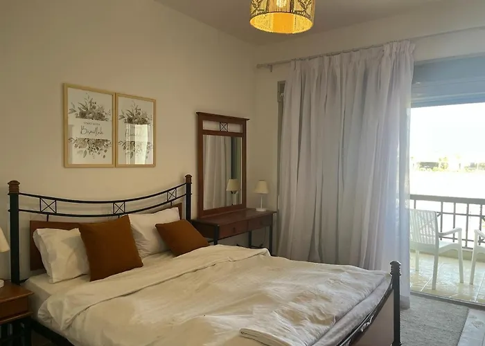 1bdr On Direct Swimming Pool Einbay *