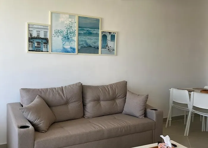 1bdr On Direct Swimming Pool Einbay Apartment *