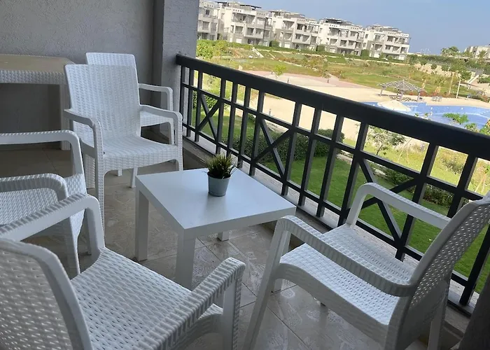 1bdr On Direct Swimming Pool Einbay Apartment *